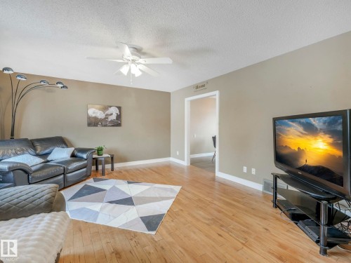 4927 52 Avenue, Bon Accord, AB - Indoor Photo Showing Living Room