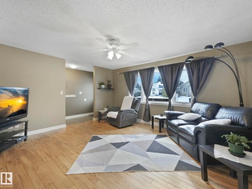 4927 52 Avenue, Bon Accord, AB - Indoor Photo Showing Living Room