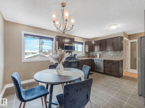 4927 52 Avenue, Bon Accord, AB - Indoor Photo Showing Dining Room