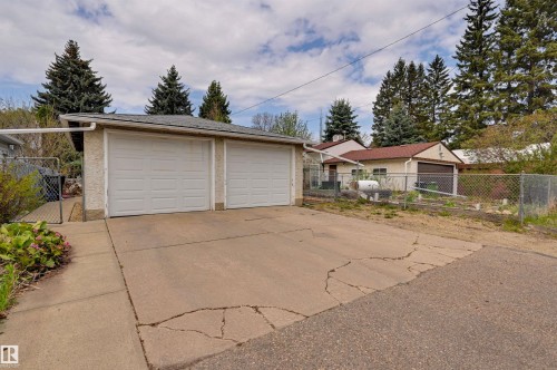 9725 143 Street, Edmonton, AB - Outdoor