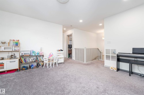 2330 Kelly Circle, Edmonton, AB - Indoor