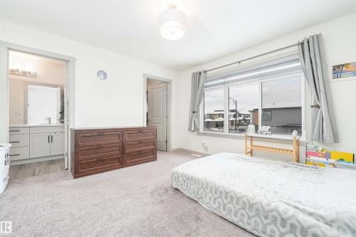 2330 Kelly Circle, Edmonton, AB - Indoor Photo Showing Bedroom