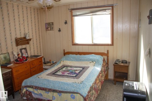 5118 47 Ave, St. Paul Town, AB - Indoor Photo Showing Bedroom