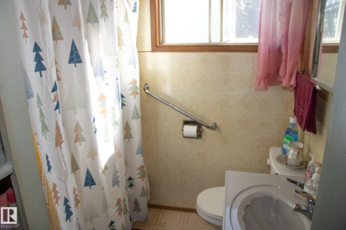 5118 47 Ave, St. Paul Town, AB - Indoor Photo Showing Bathroom