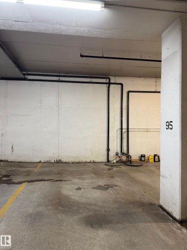 416 616 Mcallister Loop, Edmonton, AB - Indoor Photo Showing Garage