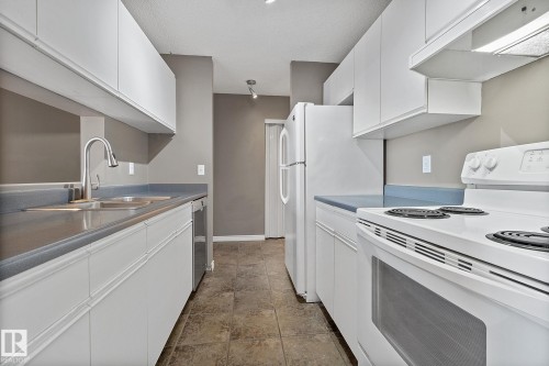 304 2508 50 Street, Edmonton, AB - Indoor Photo Showing Kitchen