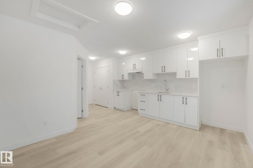 3518 42 Ave Avenue, Beaumont, AB - Indoor Photo Showing Kitchen