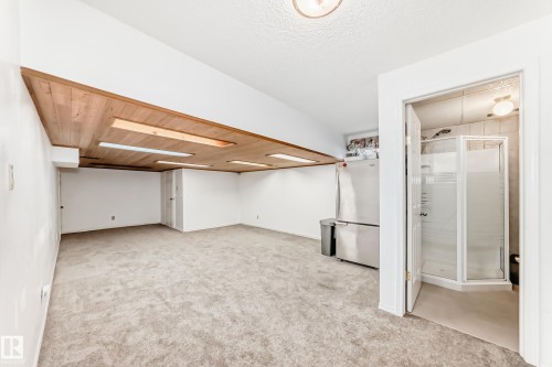 318 Dechene Road, Edmonton, AB - Indoor Photo Showing Other Room
