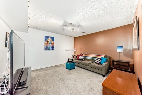 318 Dechene Road, Edmonton, AB - Indoor Photo Showing Bedroom