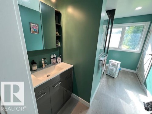 260 50509 Rge Road 221, Rural Leduc County, AB - Indoor Photo Showing Bathroom