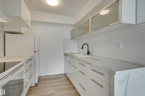 84 8735 165 Street, Edmonton, AB - Indoor Photo Showing Kitchen With Upgraded Kitchen