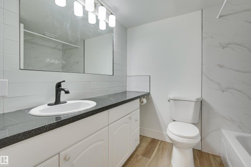 84 8735 165 Street, Edmonton, AB - Indoor Photo Showing Bathroom