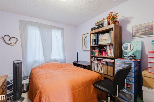 1517 Rutherford Road, Edmonton, AB - Indoor Photo Showing Bedroom