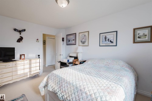 1517 Rutherford Road, Edmonton, AB - Indoor Photo Showing Bedroom