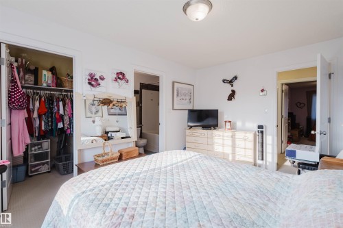 1517 Rutherford Road, Edmonton, AB - Indoor Photo Showing Bedroom