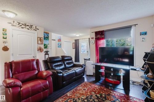 1517 Rutherford Road, Edmonton, AB - Indoor Photo Showing Living Room