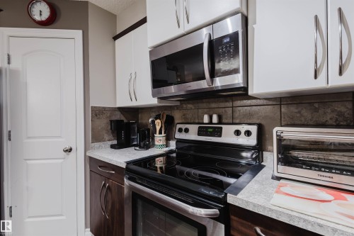 1517 Rutherford Road, Edmonton, AB - Indoor Photo Showing Kitchen