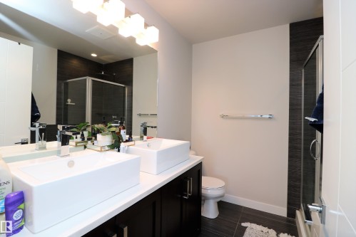 801 10238 103 Street, Edmonton, AB - Indoor Photo Showing Bathroom