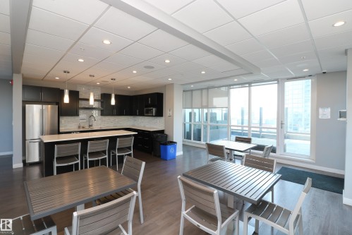 801 10238 103 Street, Edmonton, AB - Indoor