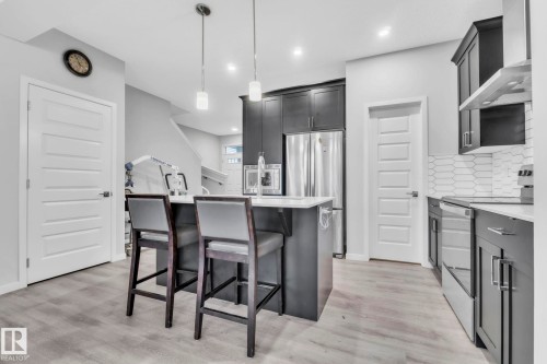 22007 80 Avenue, Edmonton, AB - Indoor Photo Showing Kitchen With Upgraded Kitchen