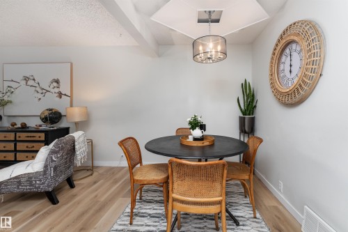 2909 139 Avenue, Edmonton, AB - Indoor Photo Showing Dining Room