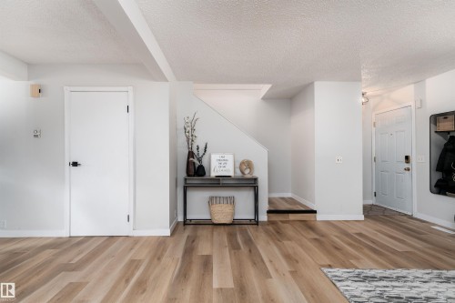 2909 139 Avenue, Edmonton, AB - Indoor Photo Showing Other Room