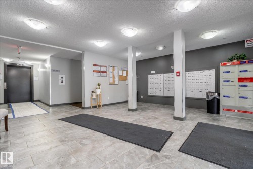 401 5370 Chappelle Road, Edmonton, AB - Indoor Photo Showing Other Room