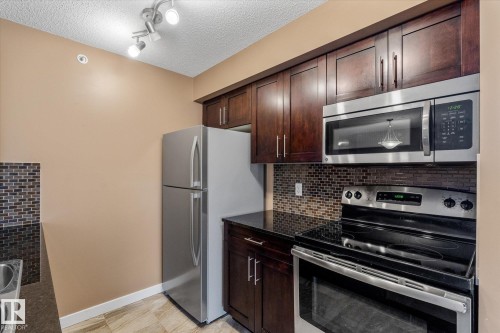 401 5370 Chappelle Road, Edmonton, AB - Indoor Photo Showing Kitchen