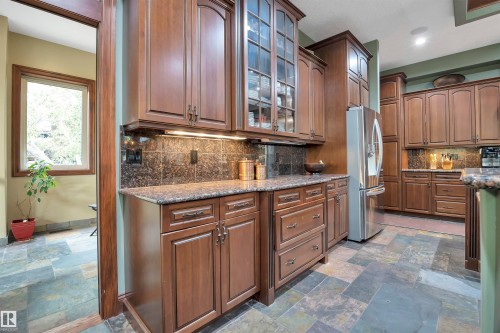 148 Windermere Crescent, Edmonton, AB - Indoor Photo Showing Kitchen