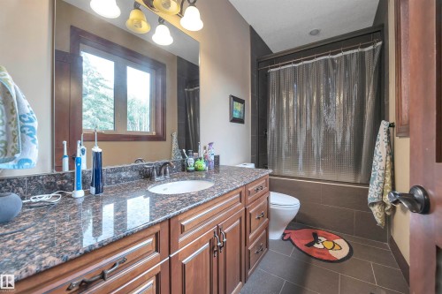 148 Windermere Crescent, Edmonton, AB - Indoor Photo Showing Bathroom