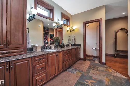 148 Windermere Crescent, Edmonton, AB - Indoor Photo Showing Bathroom
