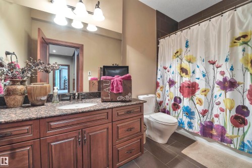148 Windermere Crescent, Edmonton, AB - Indoor Photo Showing Bathroom