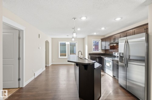 4060 Morrison Wy, Edmonton, AB - Indoor Photo Showing Kitchen
