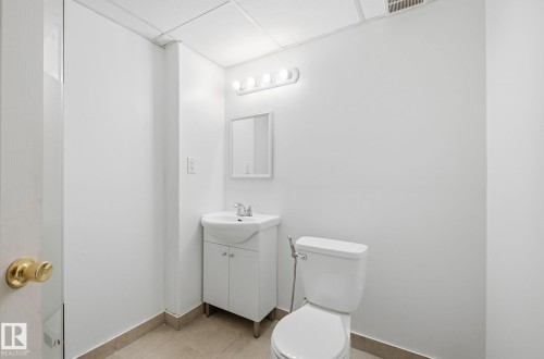 4060 Morrison Wy, Edmonton, AB - Indoor Photo Showing Bathroom