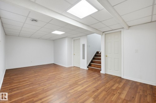 4060 Morrison Wy, Edmonton, AB - Indoor Photo Showing Other Room