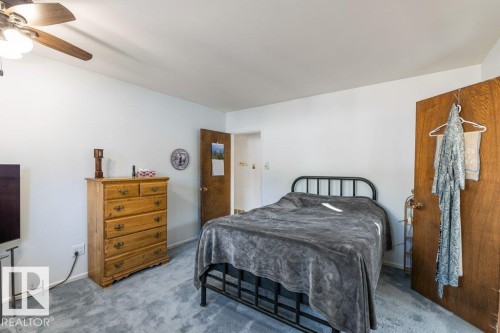 13708 Buena Vista Road, Edmonton, AB - Indoor Photo Showing Bedroom
