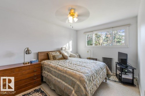 13708 Buena Vista Road, Edmonton, AB - Indoor Photo Showing Bedroom