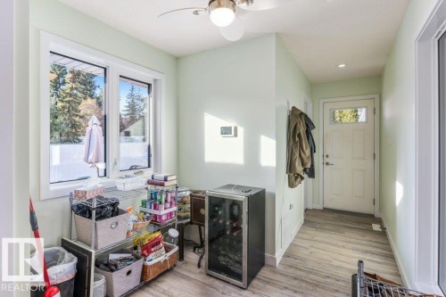 13708 Buena Vista Road, Edmonton, AB - Indoor Photo Showing Other Room