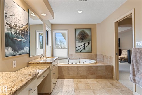 473 Heffernan Drive, Edmonton, AB - Indoor Photo Showing Bathroom