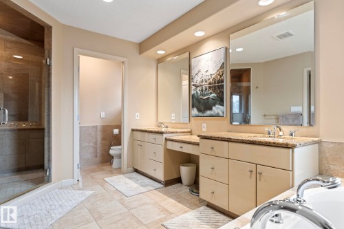 473 Heffernan Drive, Edmonton, AB - Indoor Photo Showing Bathroom