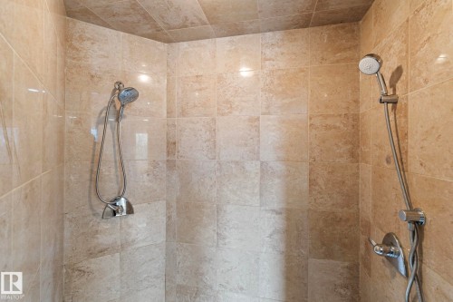 473 Heffernan Drive, Edmonton, AB - Indoor Photo Showing Bathroom