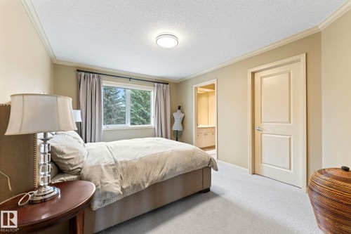 473 Heffernan Drive, Edmonton, AB - Indoor Photo Showing Bedroom