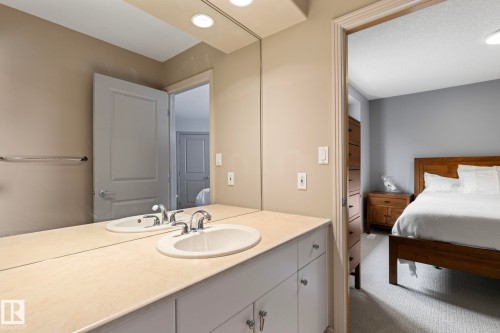 473 Heffernan Drive, Edmonton, AB - Indoor Photo Showing Bathroom