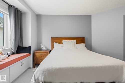 473 Heffernan Drive, Edmonton, AB - Indoor Photo Showing Bedroom