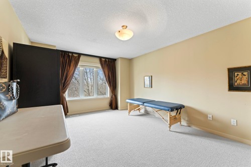 473 Heffernan Drive, Edmonton, AB - Indoor Photo Showing Other Room