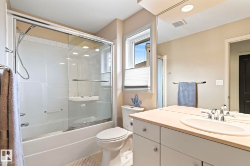 473 Heffernan Drive, Edmonton, AB - Indoor Photo Showing Bathroom