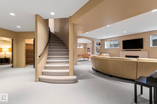 473 Heffernan Drive, Edmonton, AB - Indoor