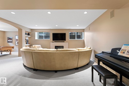 473 Heffernan Drive, Edmonton, AB - Indoor