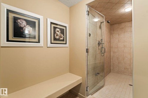 473 Heffernan Drive, Edmonton, AB - Indoor Photo Showing Bathroom