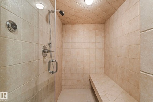 473 Heffernan Drive, Edmonton, AB - Indoor Photo Showing Bathroom